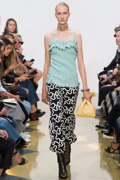 Look 34